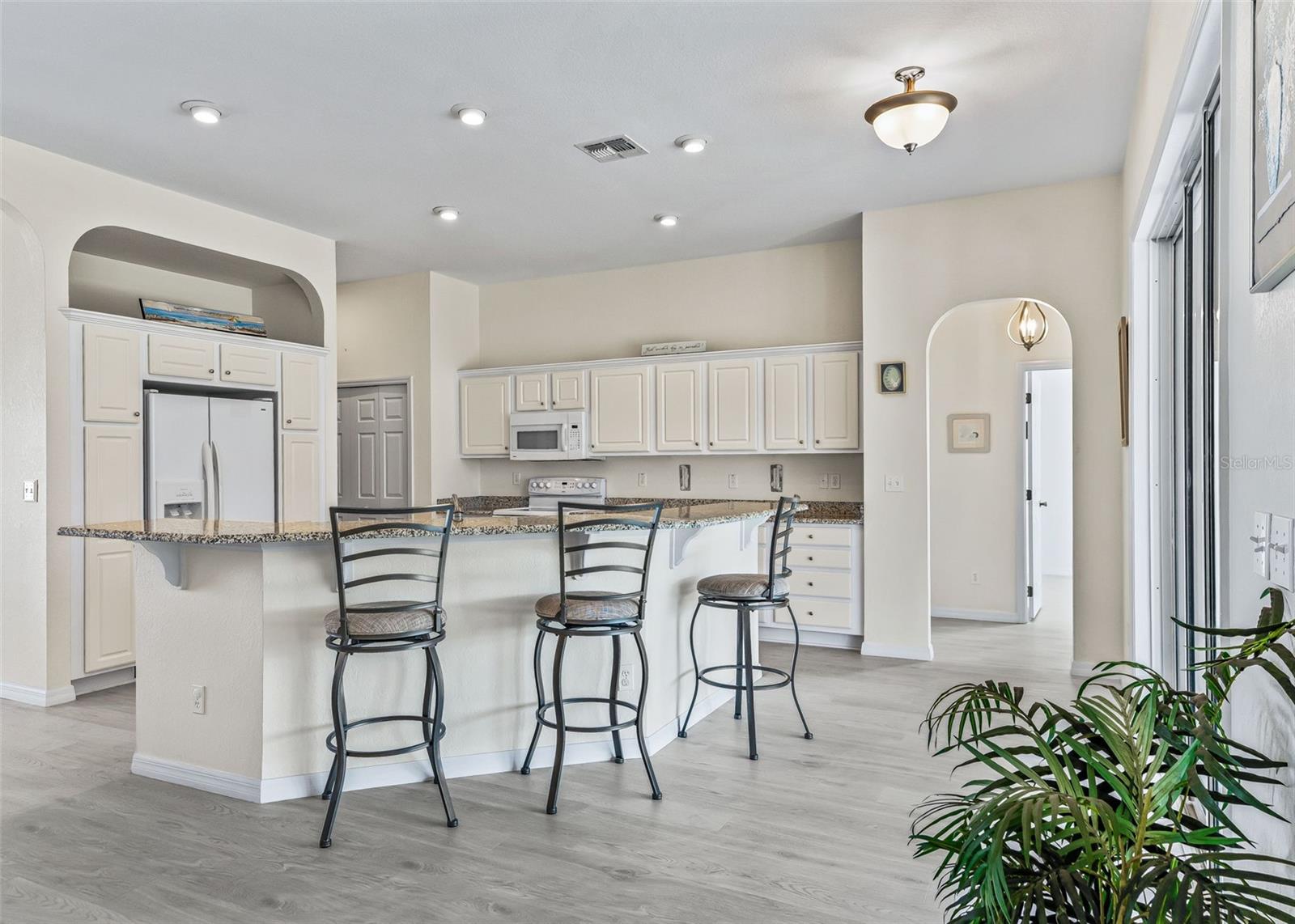 Breakfast bar
