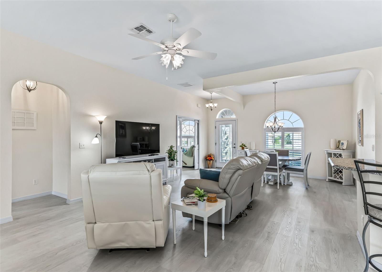 10' ceilings