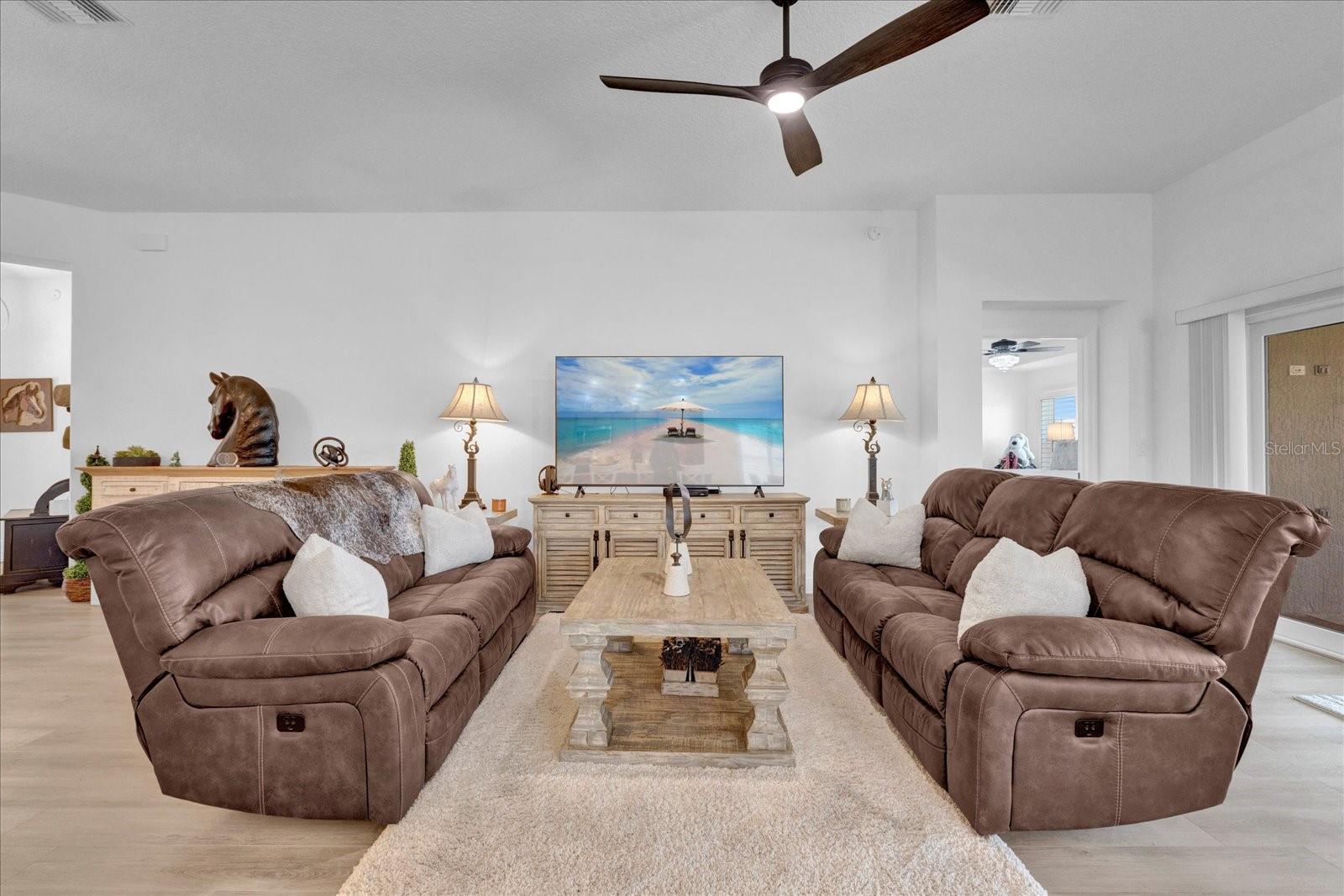 1393 KENNETH STREET, The Villages, FL 34762 1393 KENNETH STREET, The Villages, FL 34762