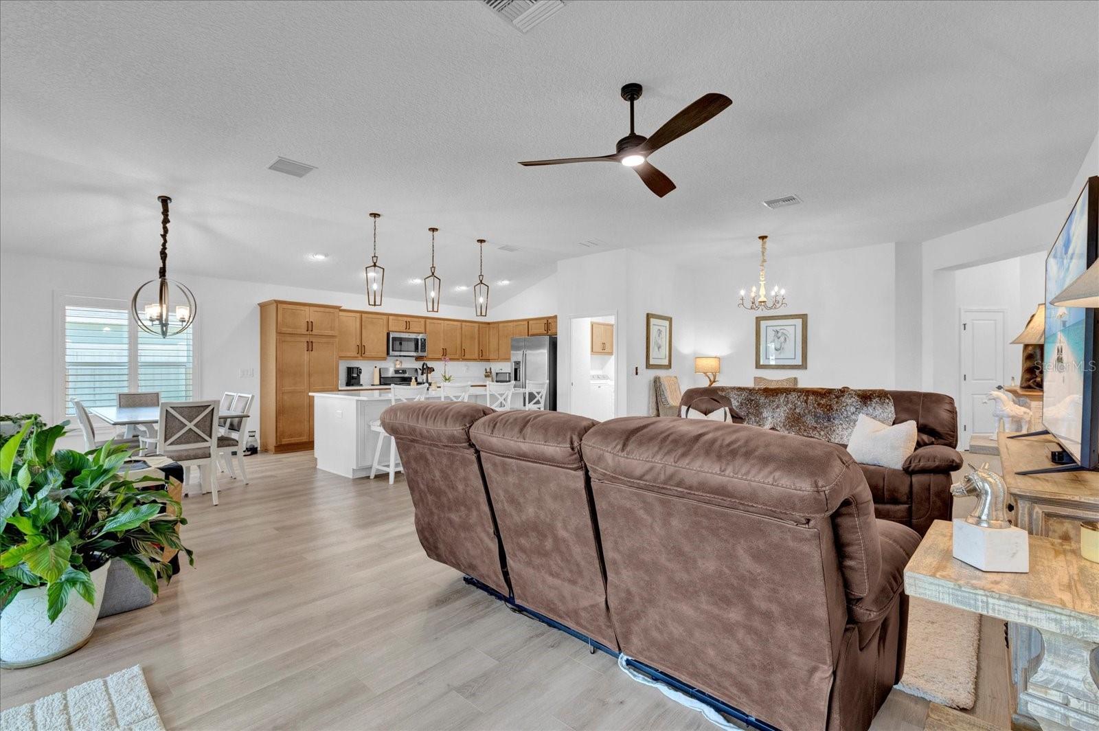 1393 KENNETH STREET, The Villages, FL 34762 1393 KENNETH STREET, The Villages, FL 34762