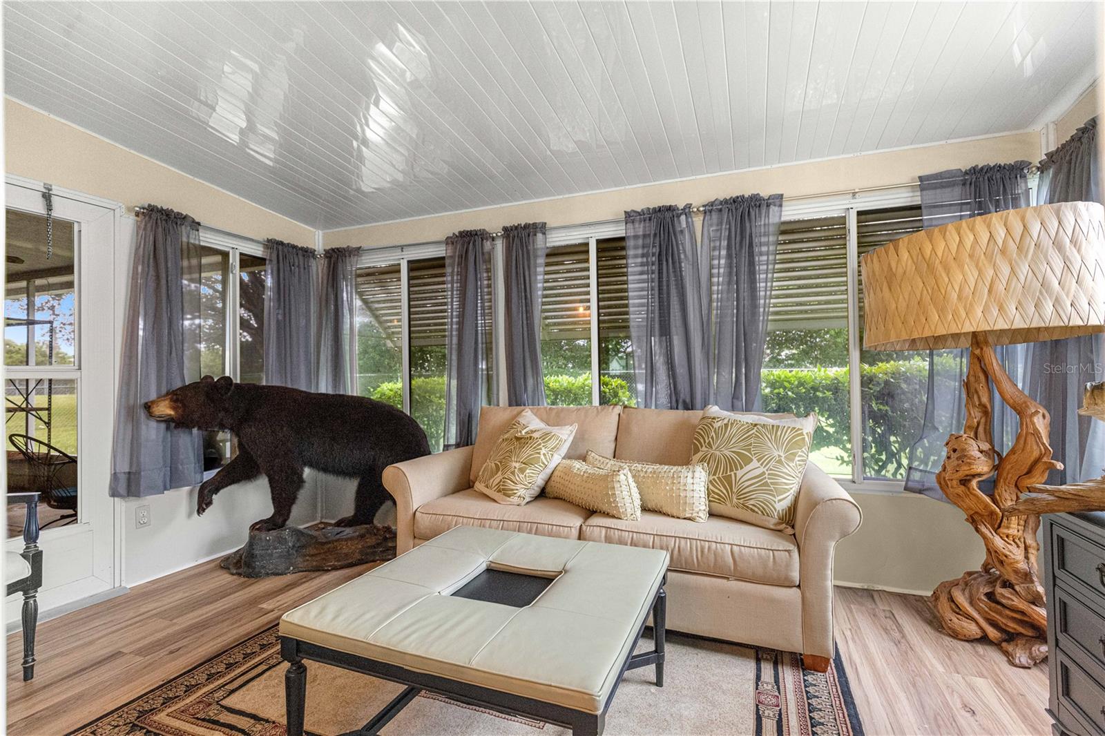 LANAI / FLORIDA ROOM