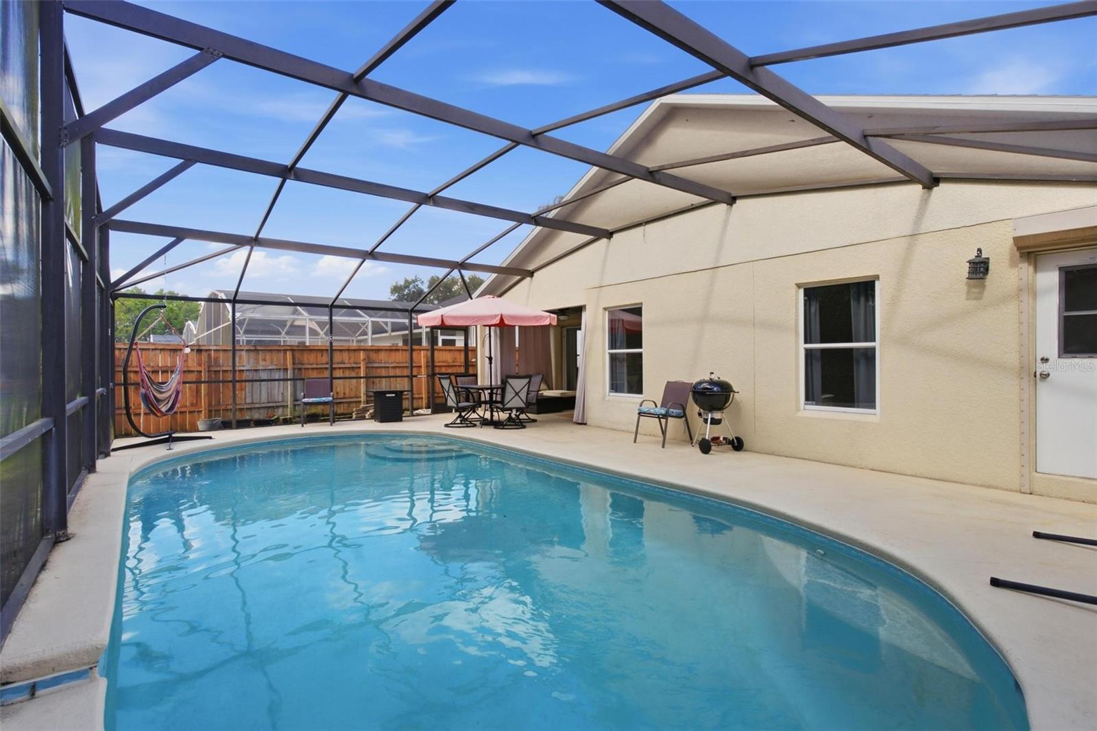 Sparkling Screened In Pool