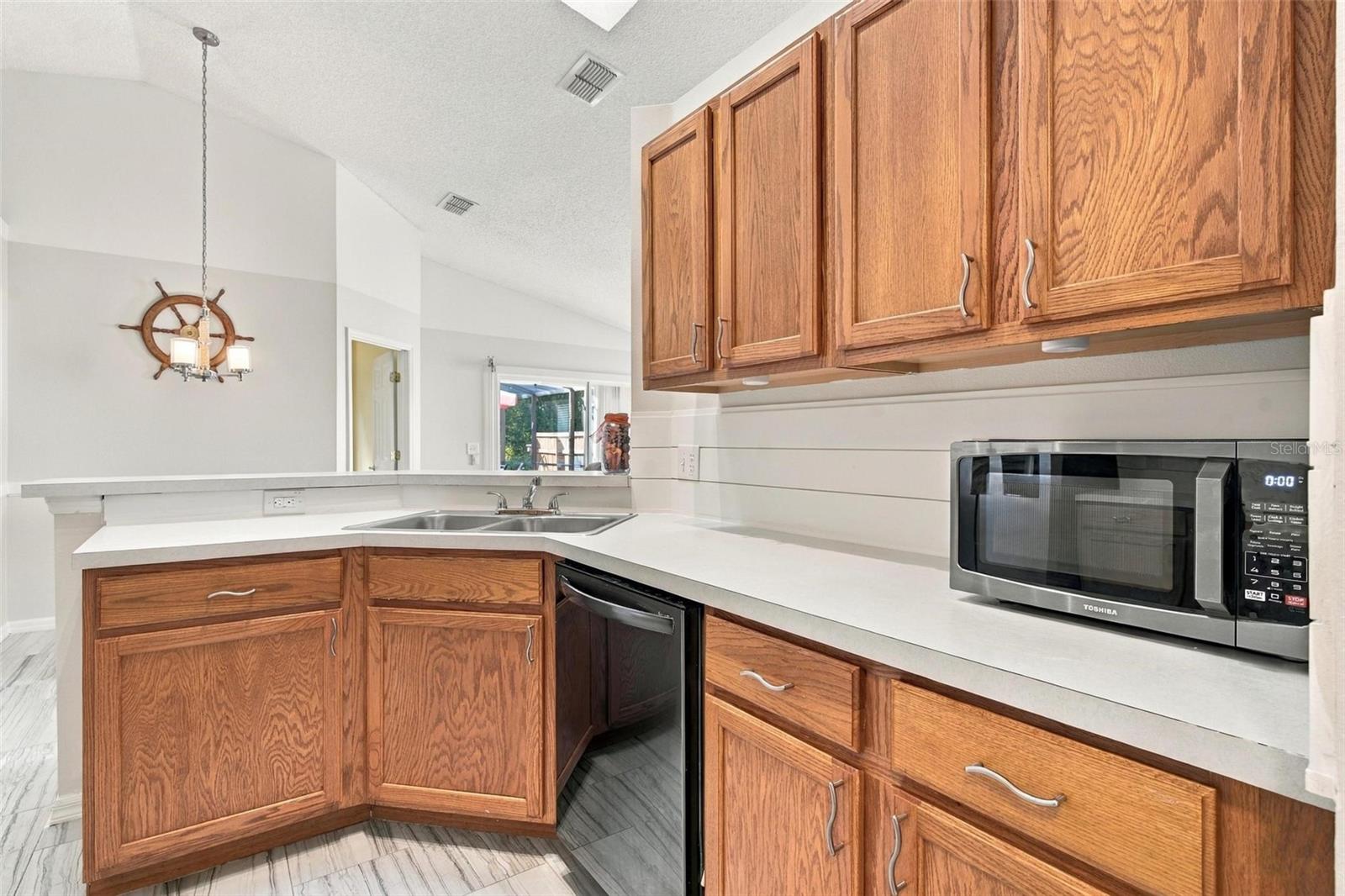 Kitchen with Breakfast Bar