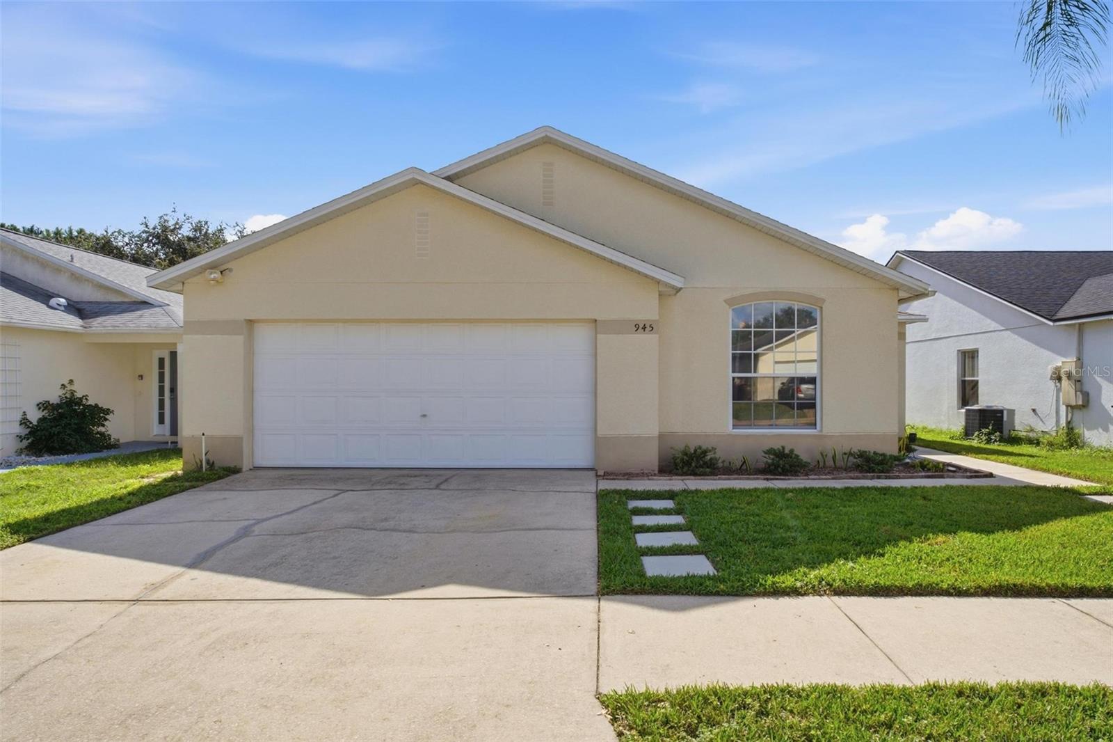 945 CLEAR CREEK CIRCLE, Clermont, FL 34714