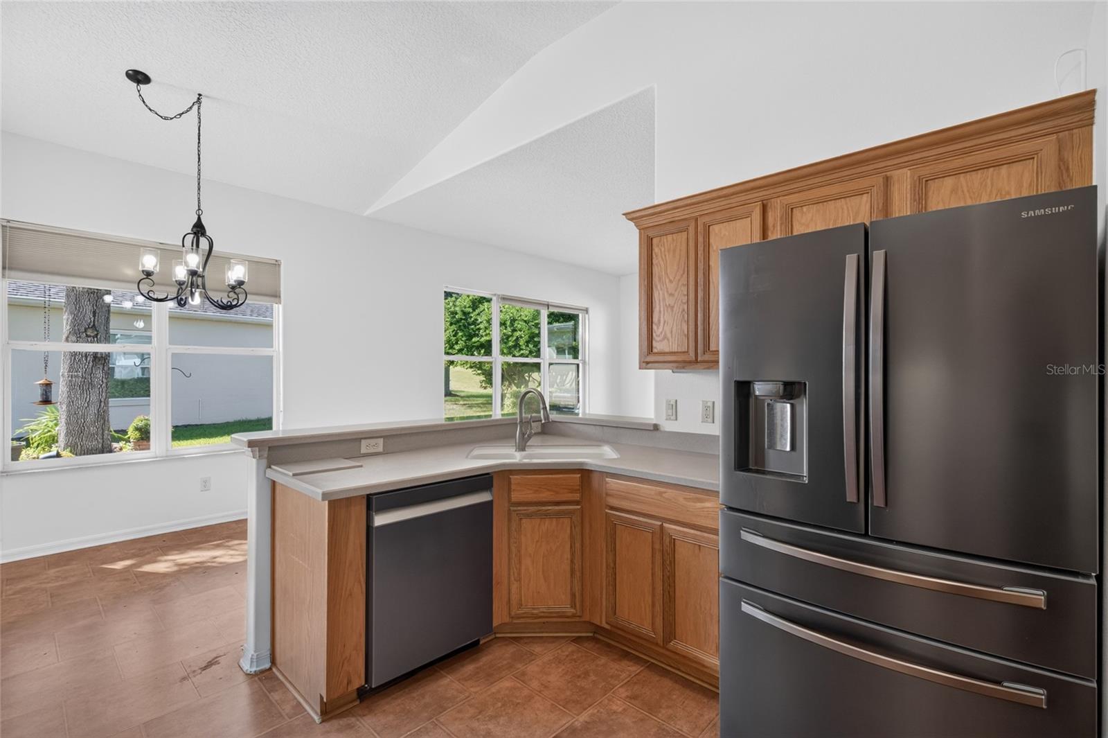 KITCHEN AND BREAKFAST ROOM