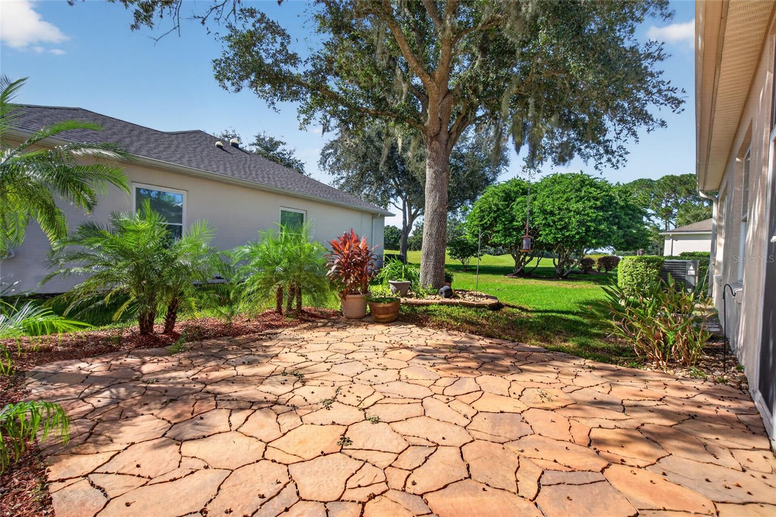 fLAG STONE PATIO