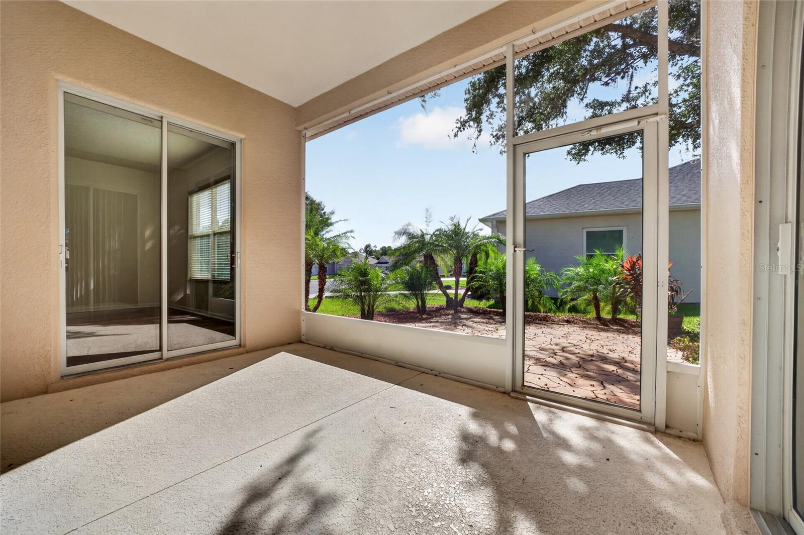 lANI CAN BE ACCESE FROM MASTER BEDROOM, LIVINGROOM AND KITCHEN