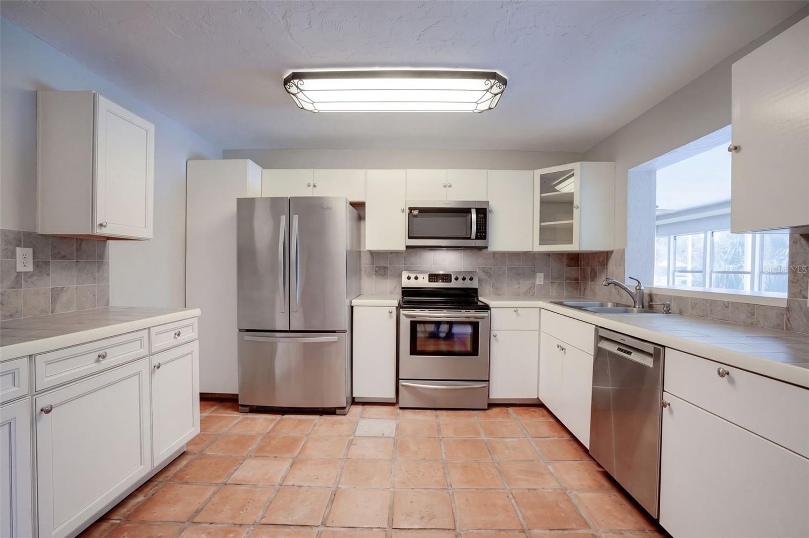 1627 CANAL COURT, Tavares, FL 32778