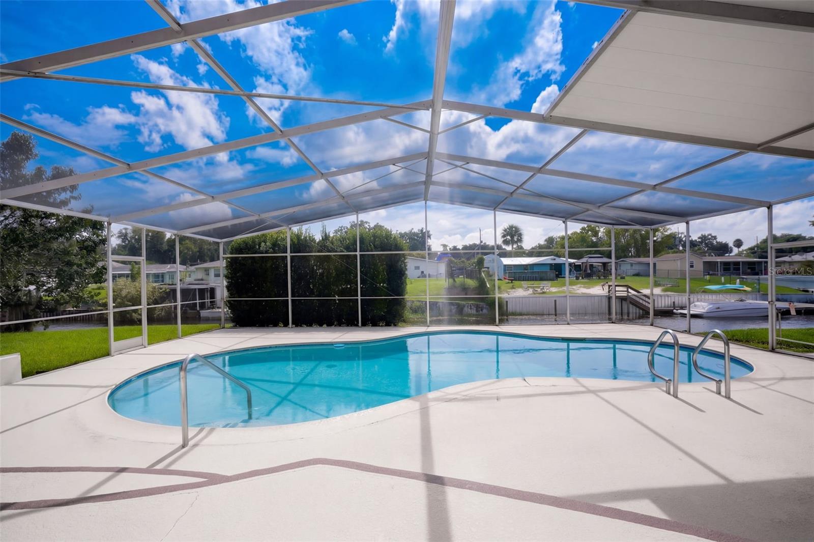 1627 CANAL COURT, Tavares, FL 32778