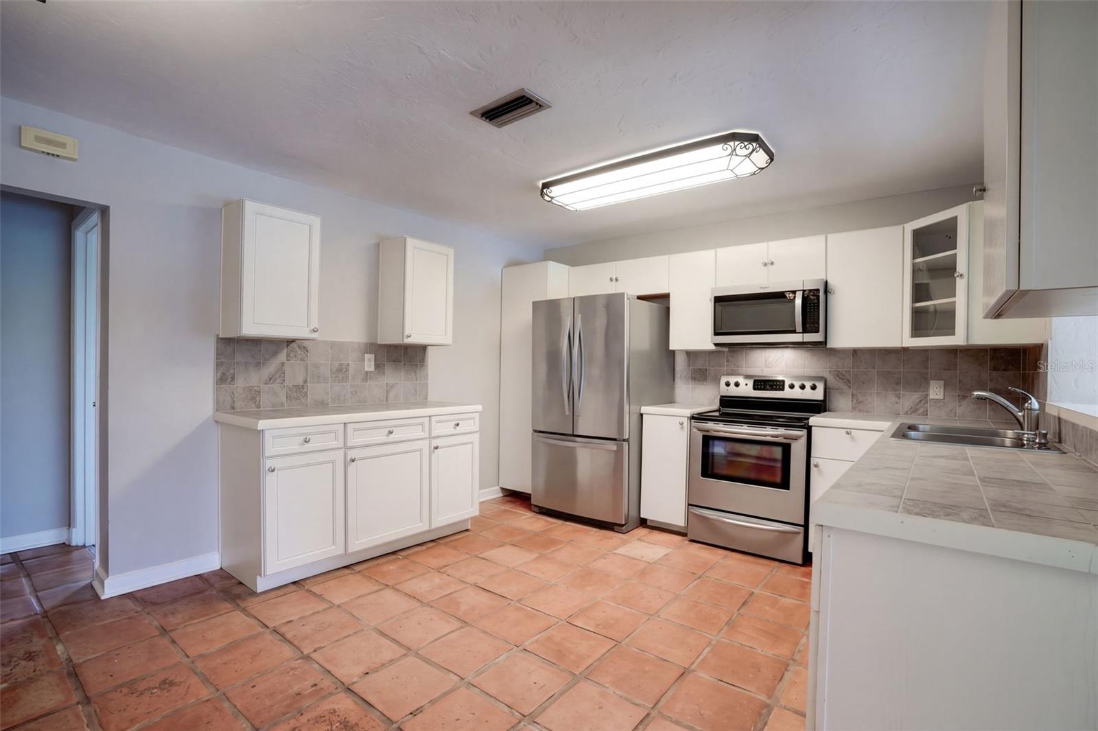 1627 CANAL COURT, Tavares, FL 32778