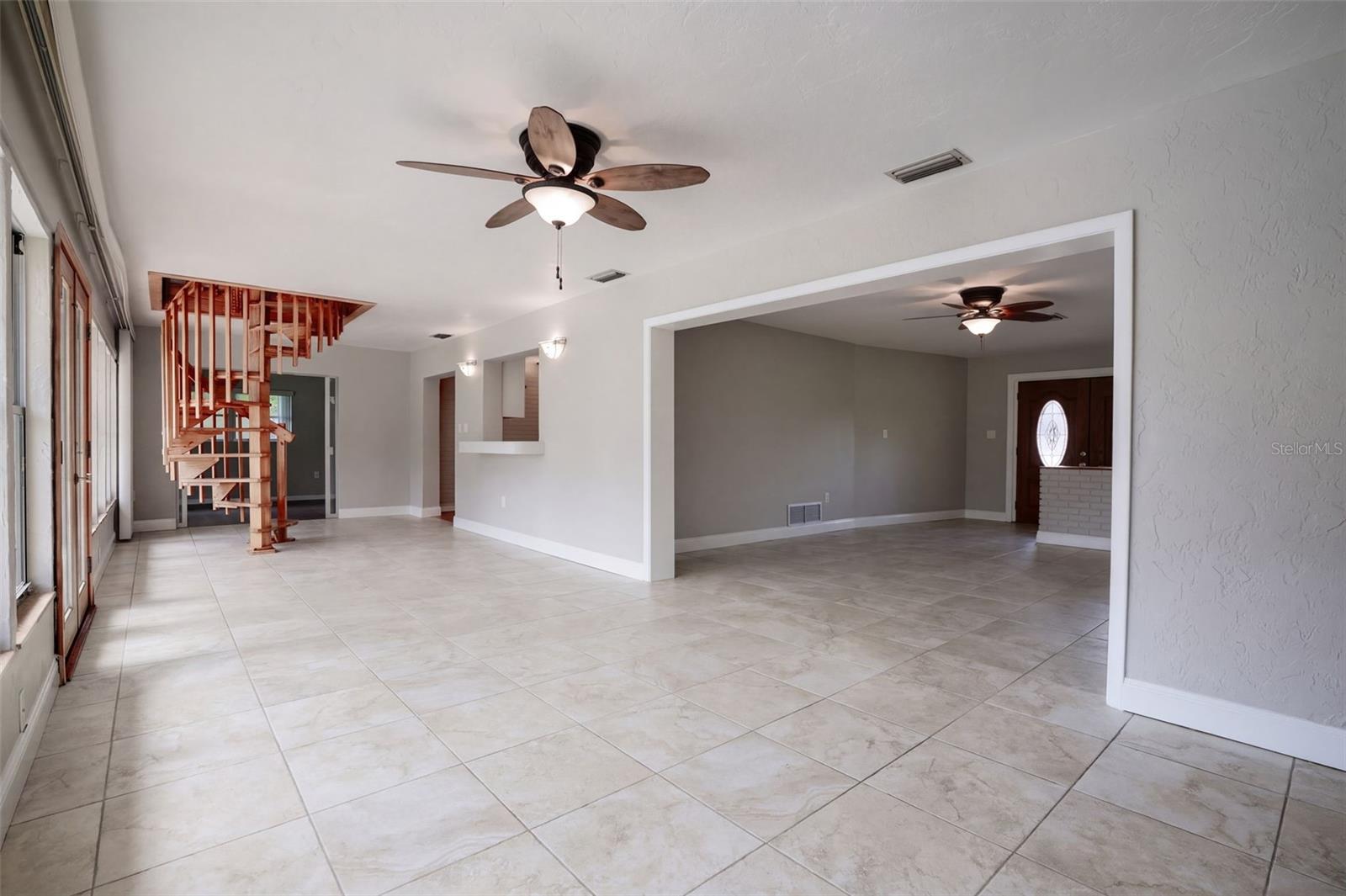 1627 CANAL COURT, Tavares, FL 32778