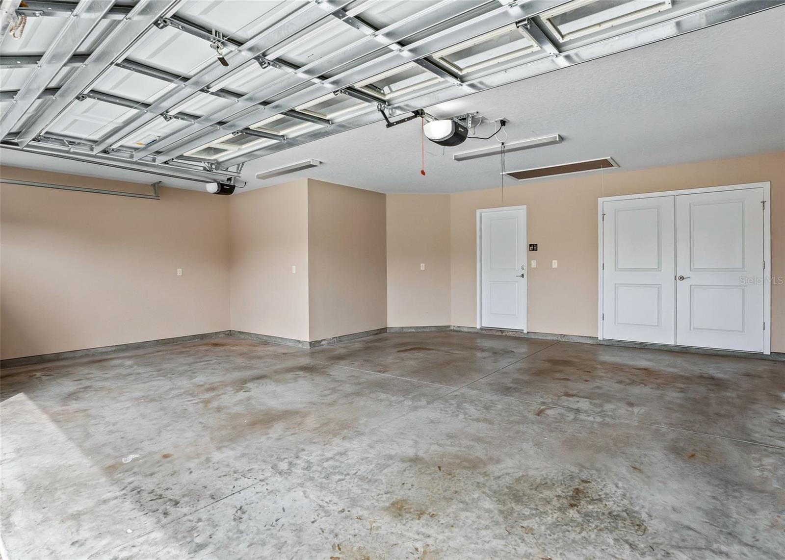 6065 KECKONEN DRIVE, The Villages, FL 32163