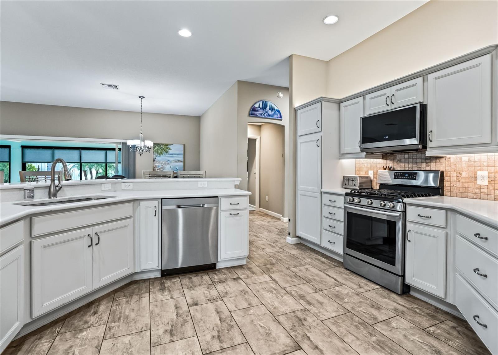 6065 KECKONEN DRIVE, The Villages, FL 32163 6065 KECKONEN DRIVE, The Villages, FL 32163