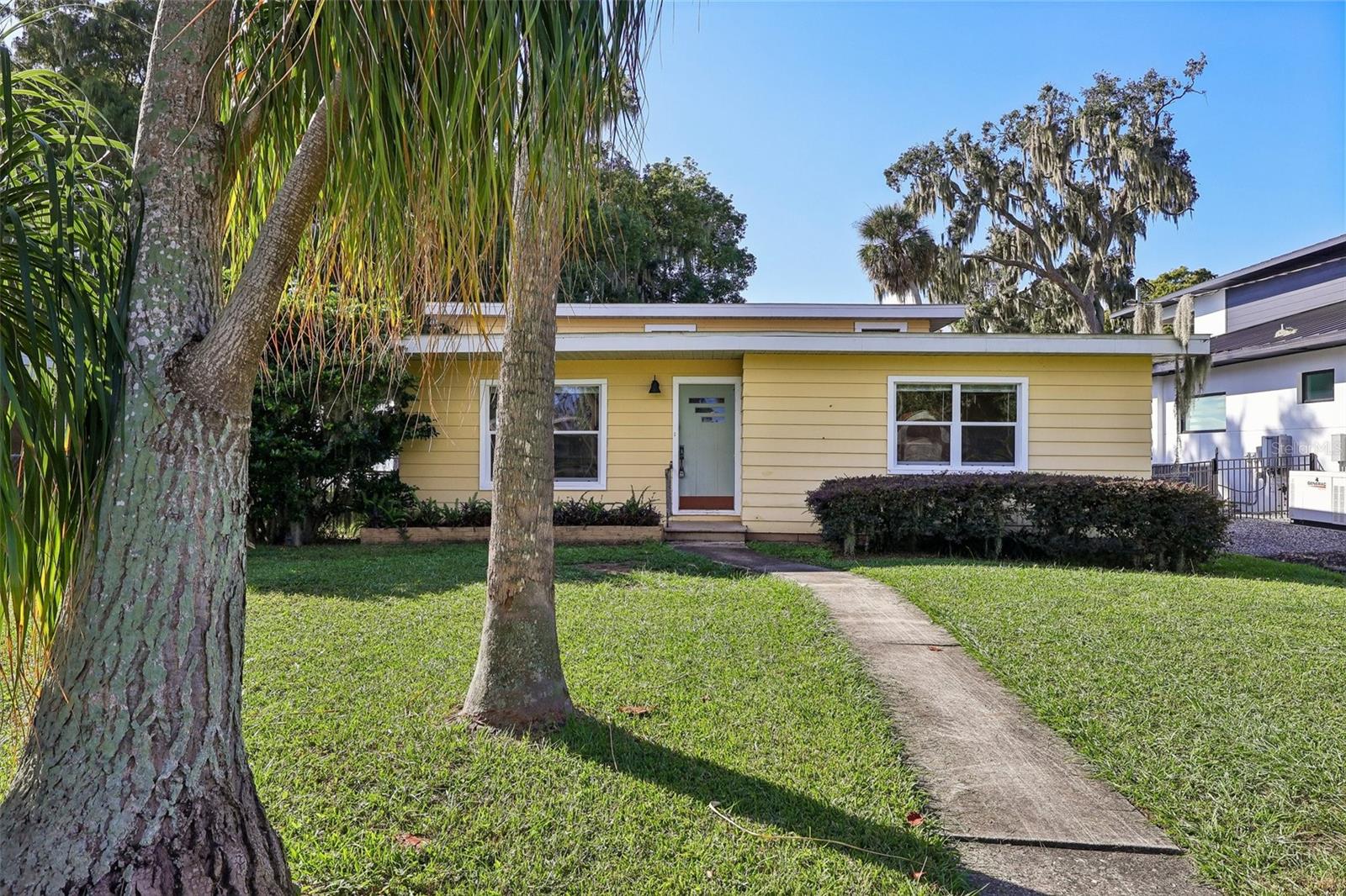 722 LAKE DORA DRIVE, Tavares, FL 32778