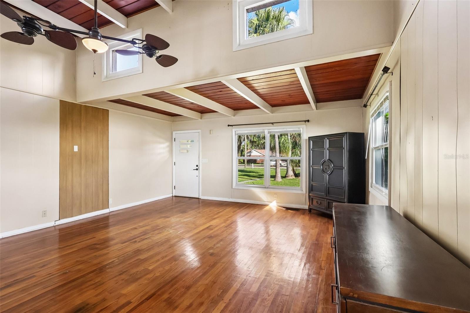 722 LAKE DORA DRIVE, Tavares, FL 32778