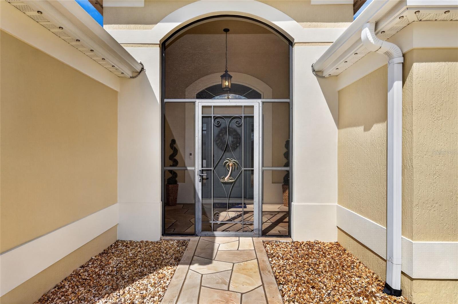 SCREENED ENTRY