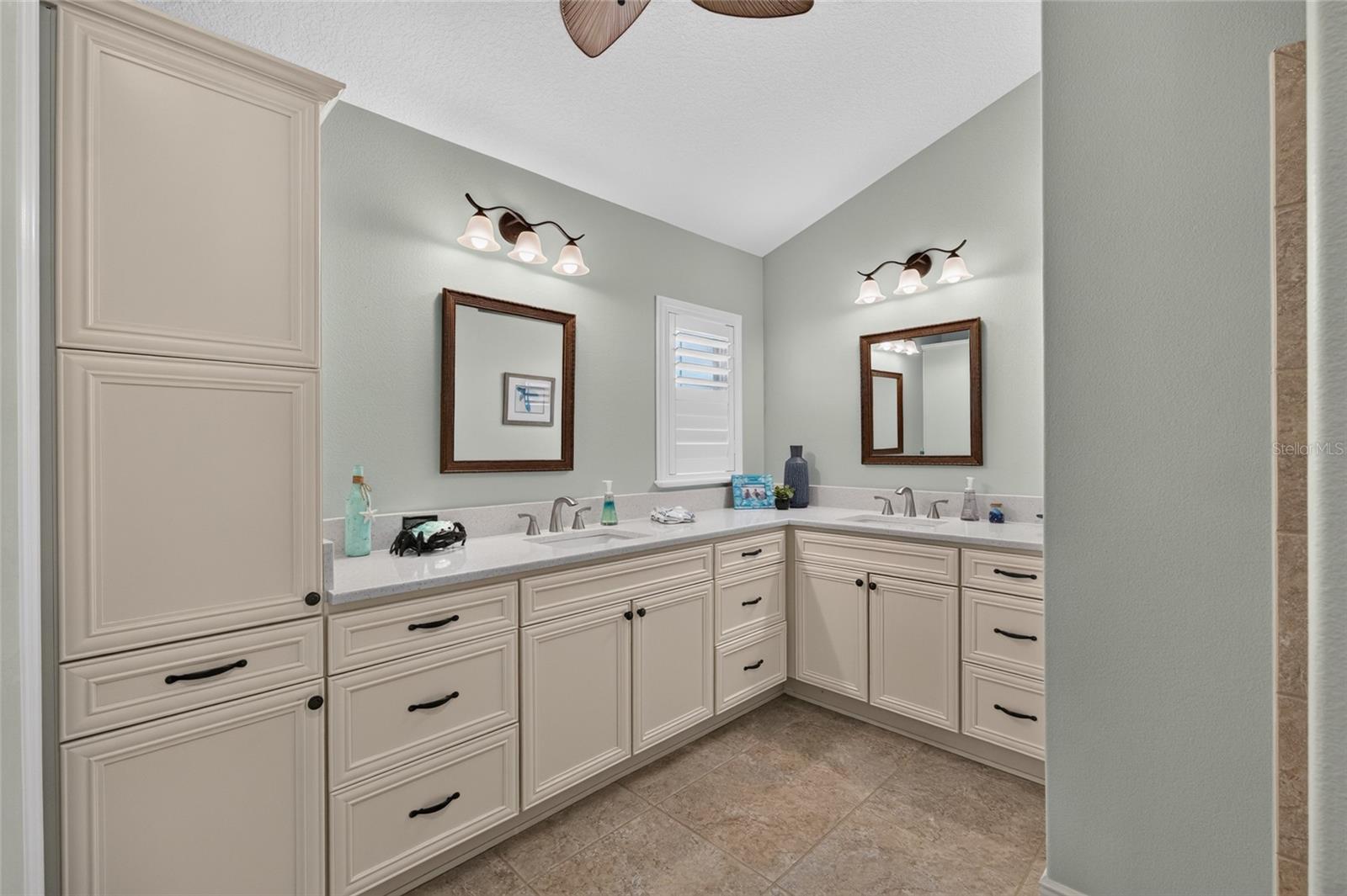 2077 VICKERS PLACE, The Villages, FL 32163