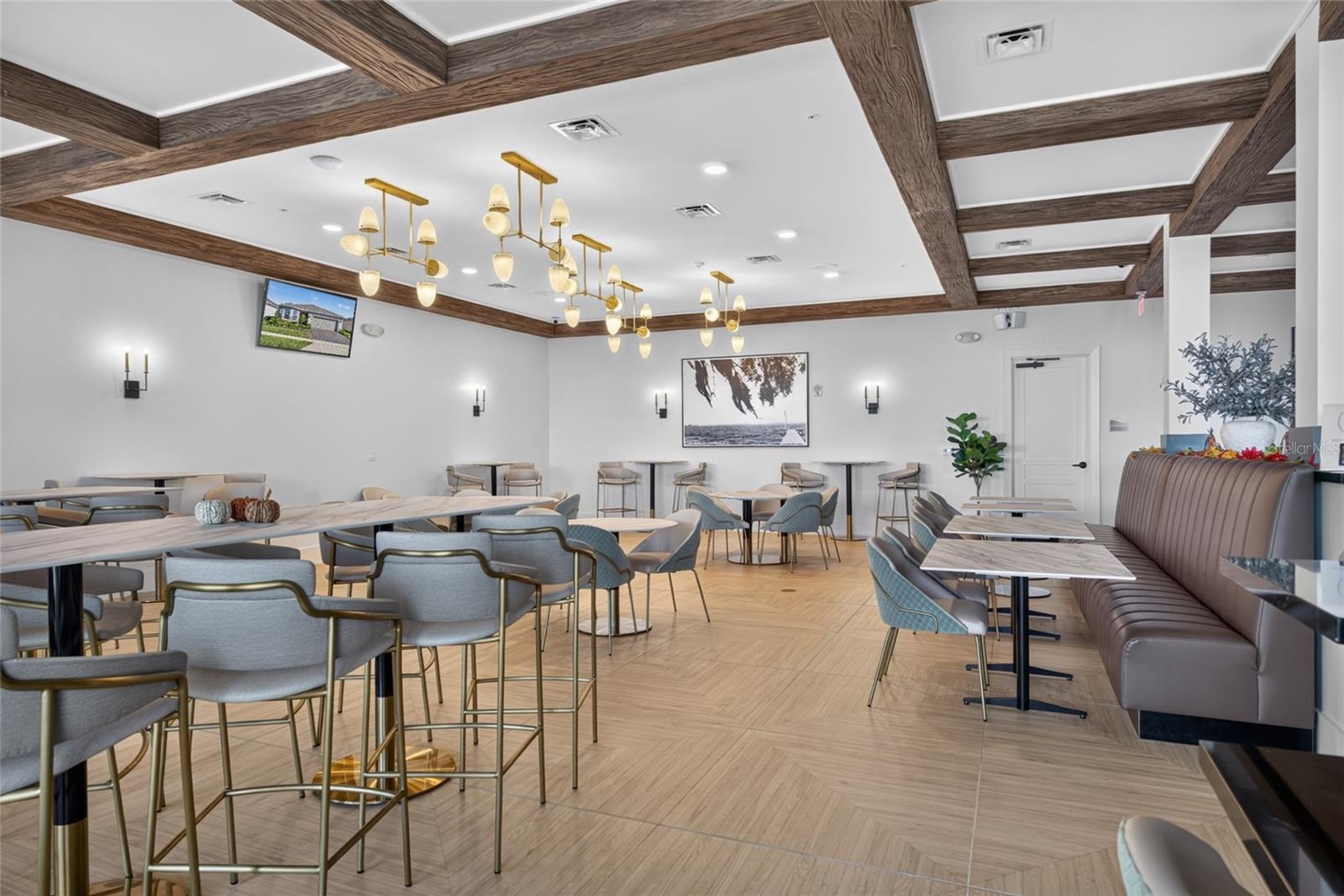 VUE 232 BAR & GRILLE