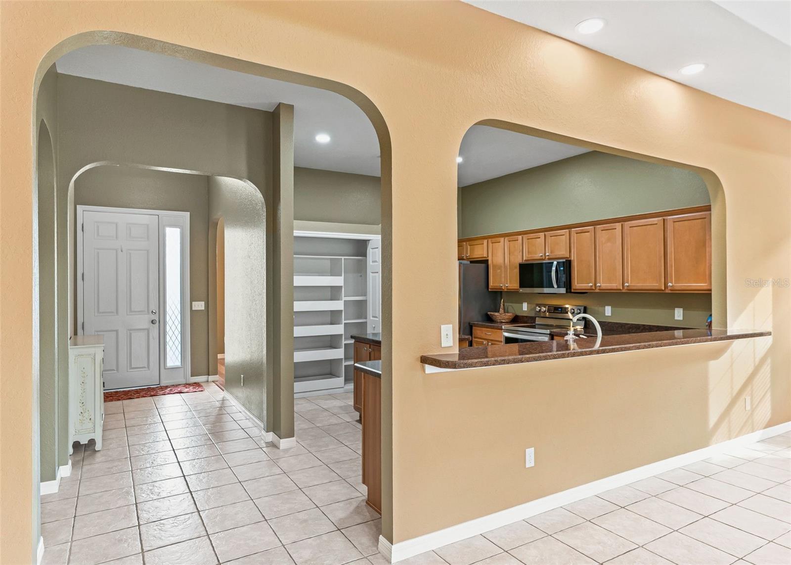 Breakfast bar