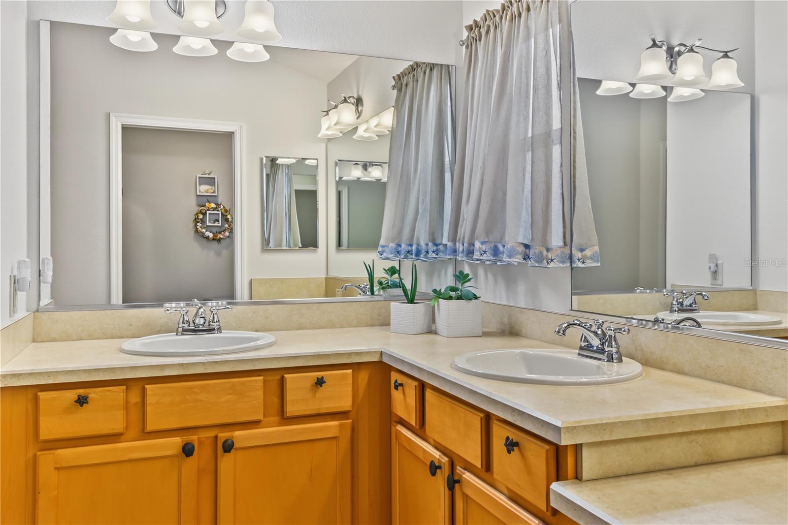 1073 ALCOVE LOOP, The Villages, FL 32162