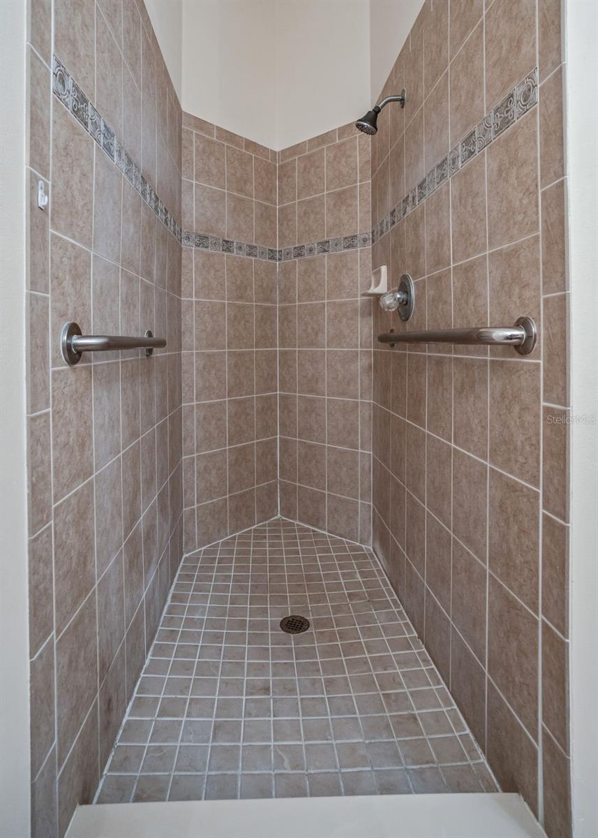 Spacious walk in Shower