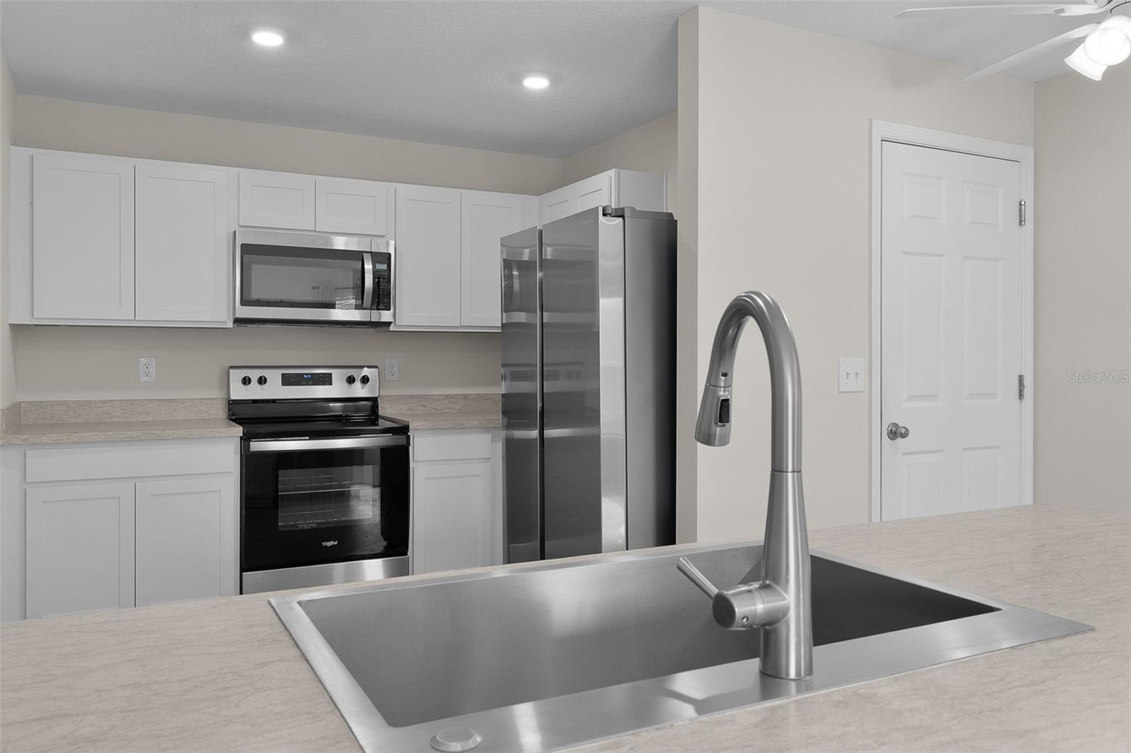 STAINLESS STEEL APPLIANCES