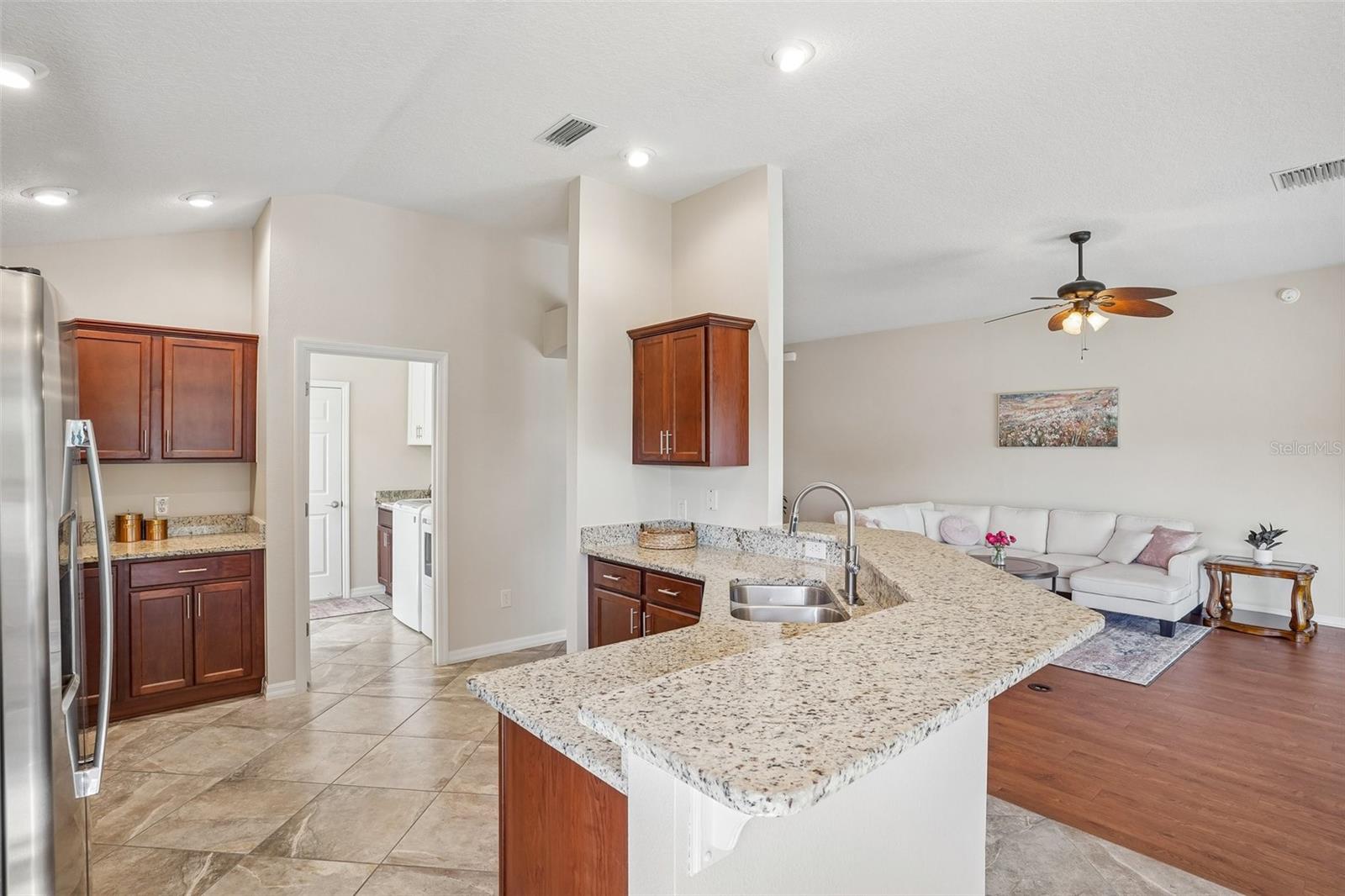 Kitchen with Breakfast Bar
