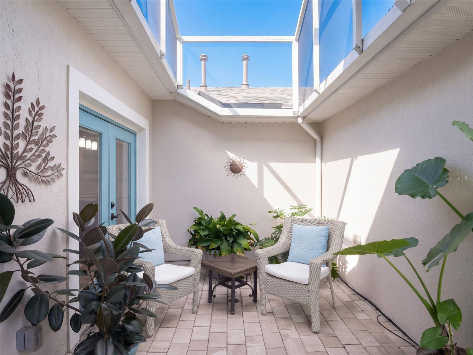 The screen courtyard