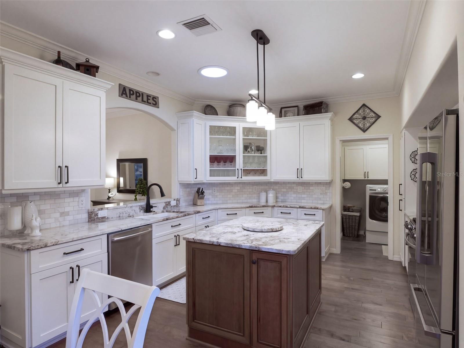 Tons of cabinets, updated with fine finishings Tons of cabinets, updated with fine finishings