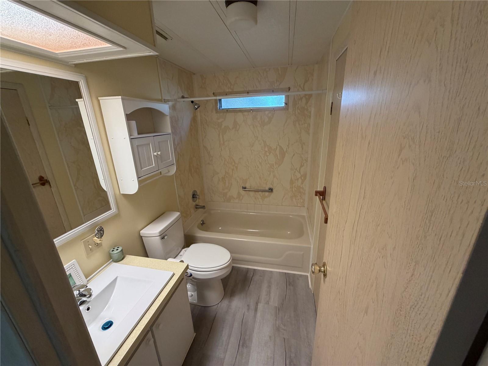 2ND Bathroom 3