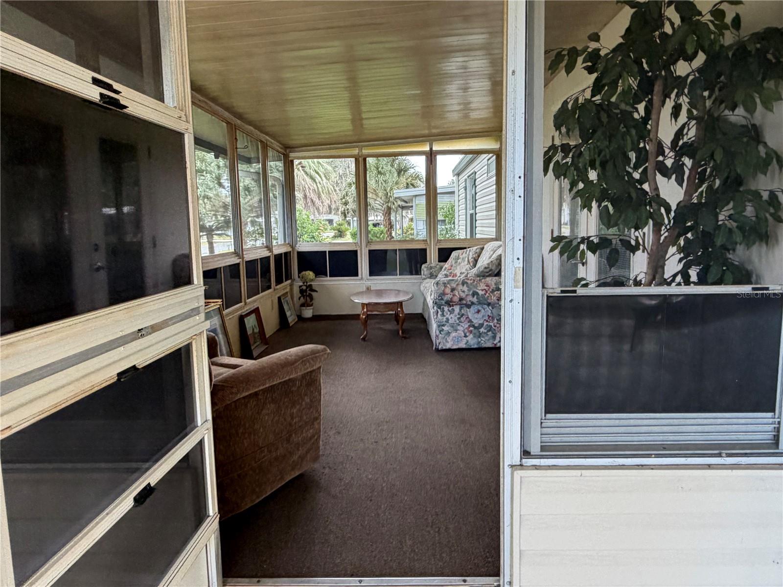 Outside to Lanai Entrance View