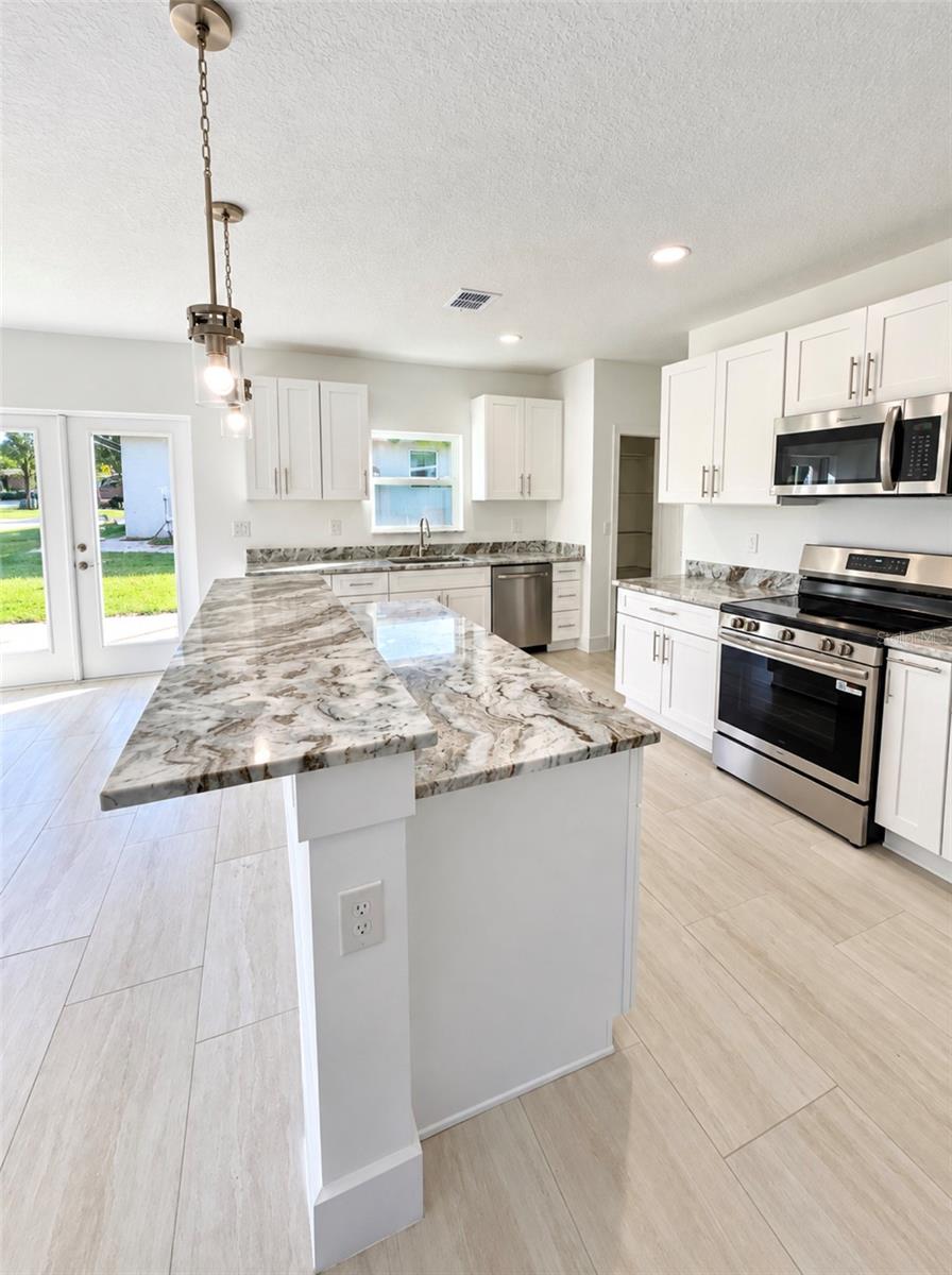 1336 DEAN AVE, Eustis, FL 32726