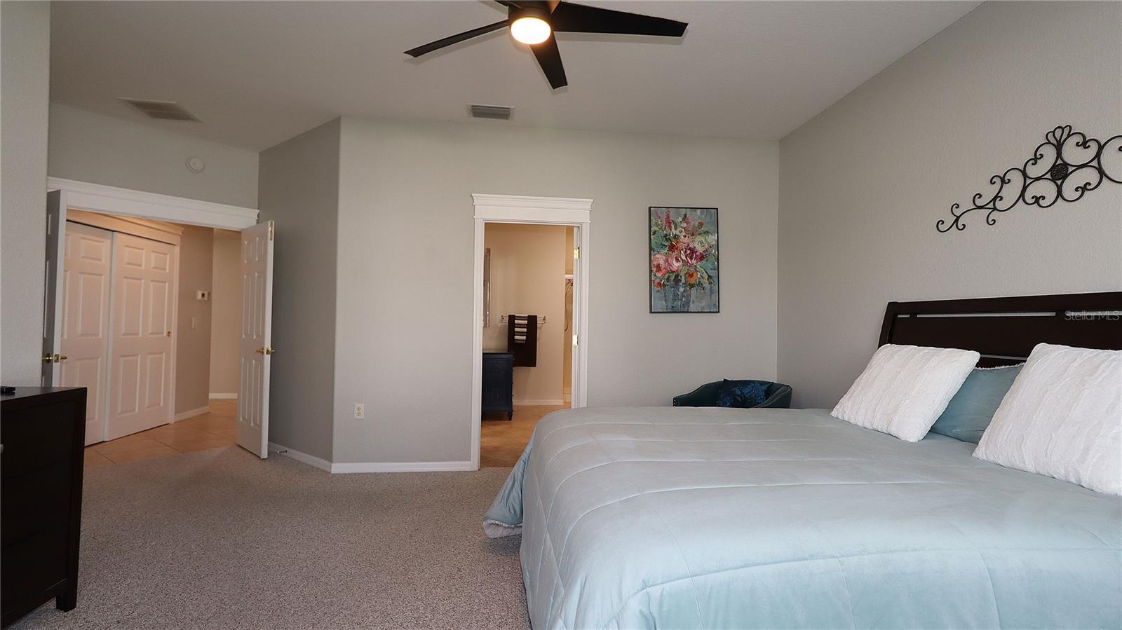 Primary Suite w/Double Door Entry & Bath Entry