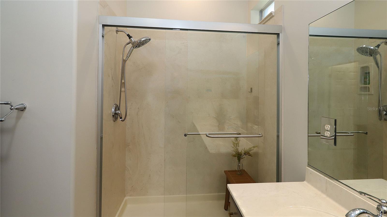 Large Shower w/Clear Glass Sliding Doors