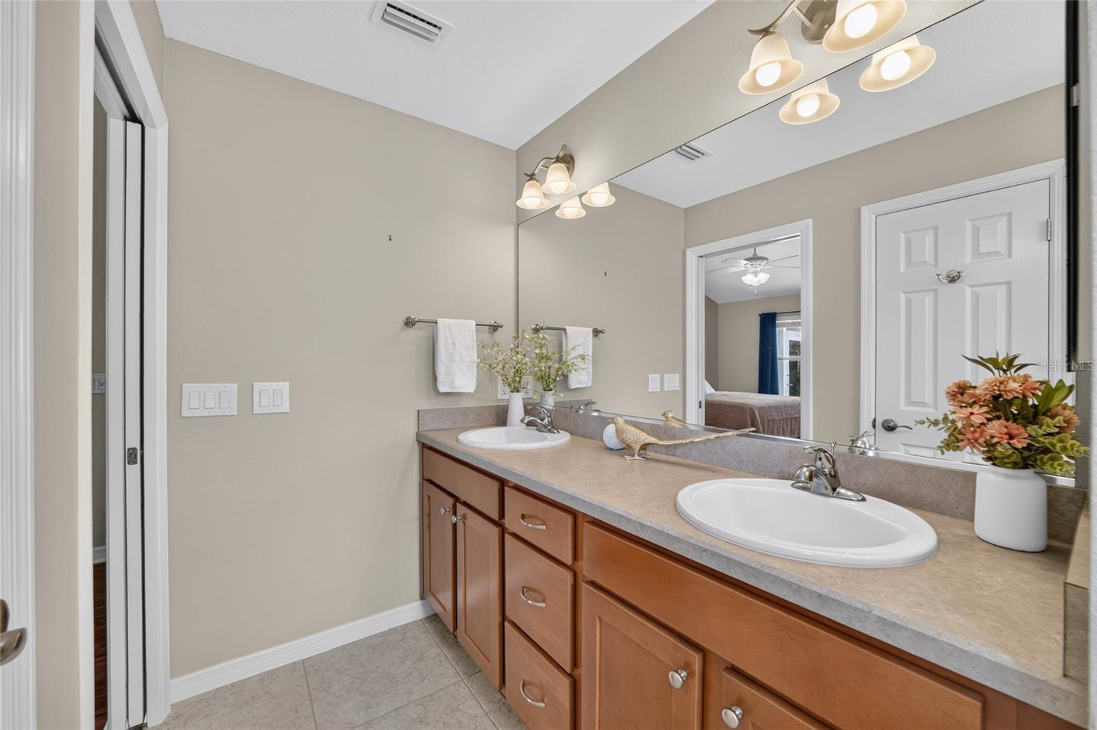 Dual Sinks