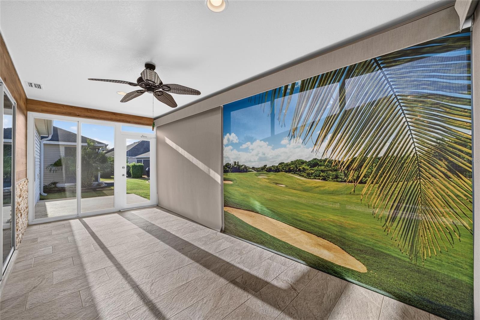 Custom Golf Scene Roll-Down Shade