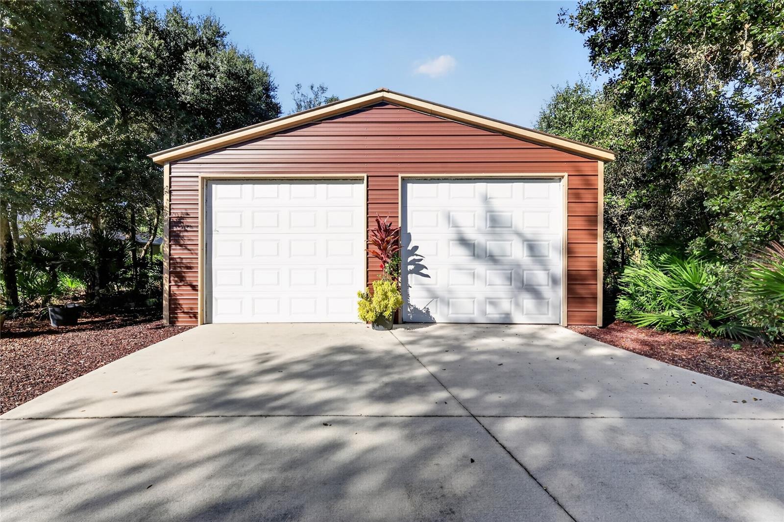 Detached Garage