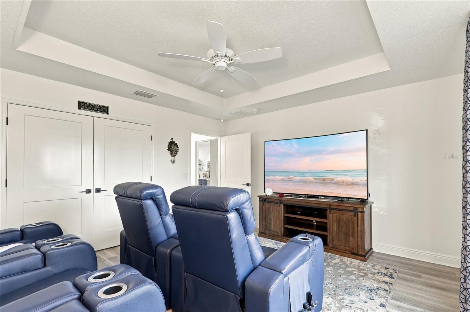 Bedroom 2 (media room)