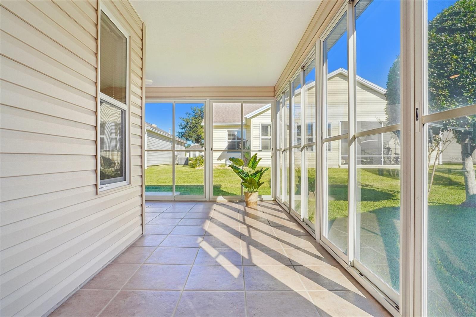 L-Shaped Lanai