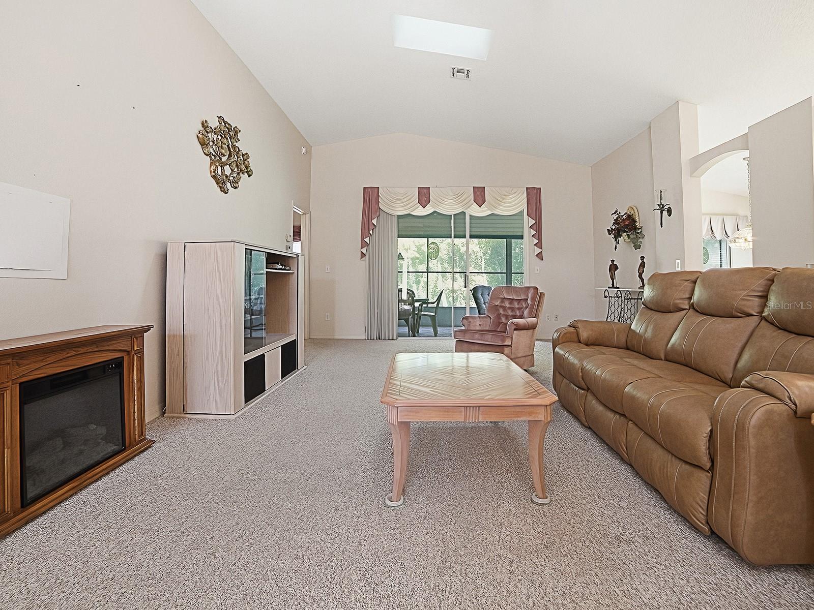 MAIN LIVING AREA