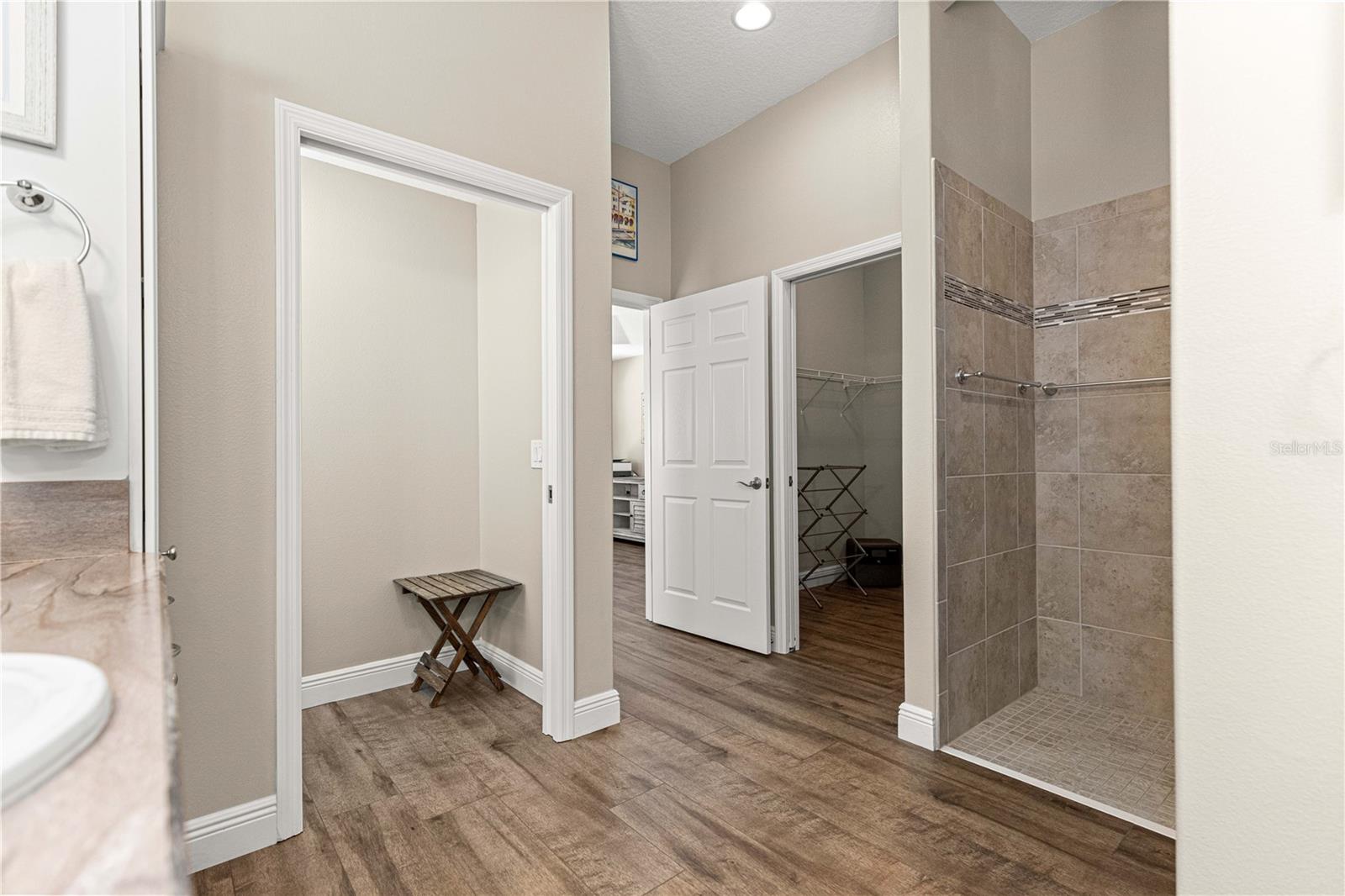 Private lavatory