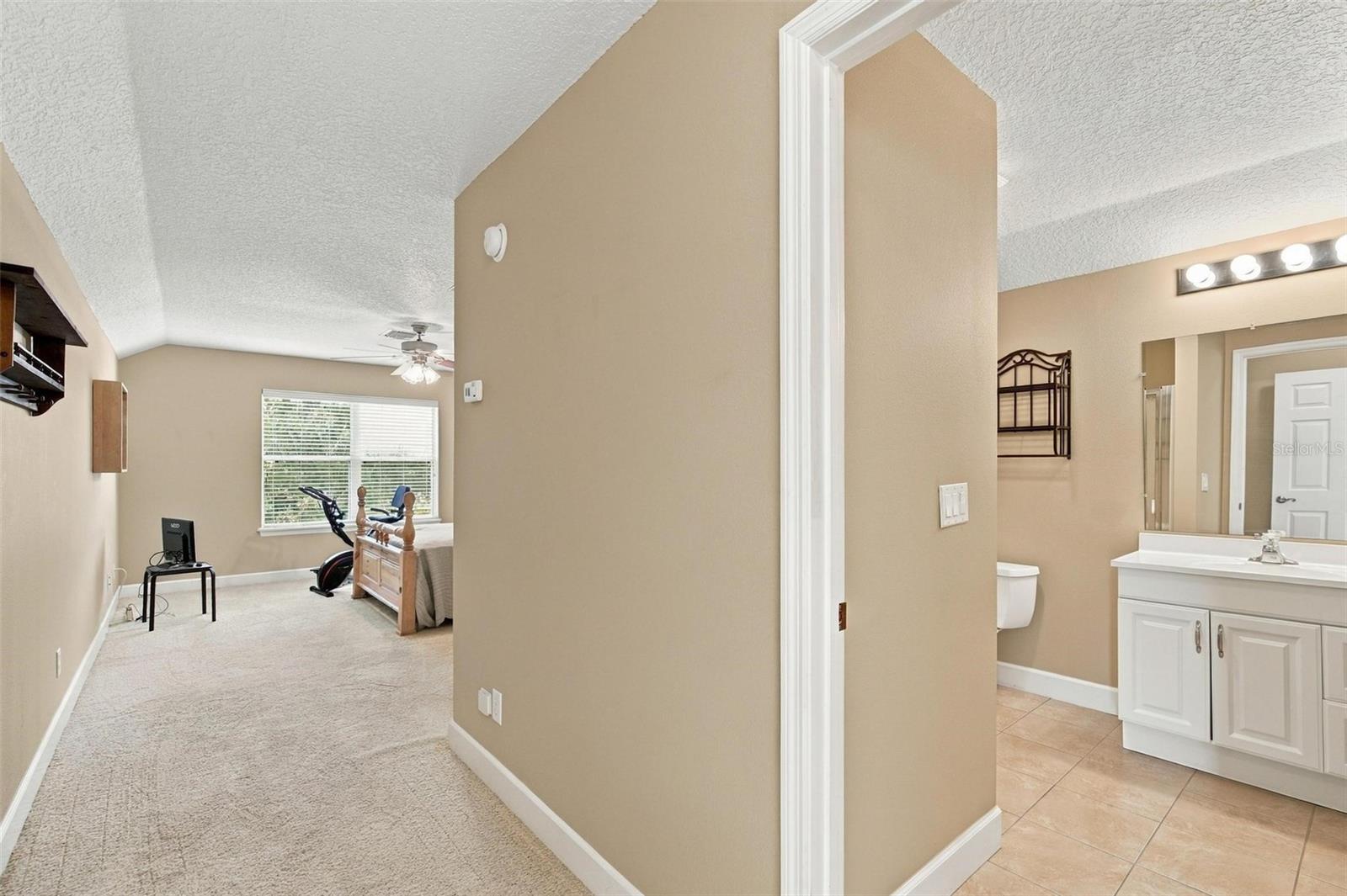UPSTAIRS PRIMARY SUITE