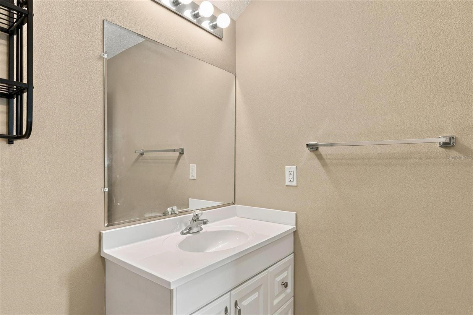 UPSTAIRS ENSUITE