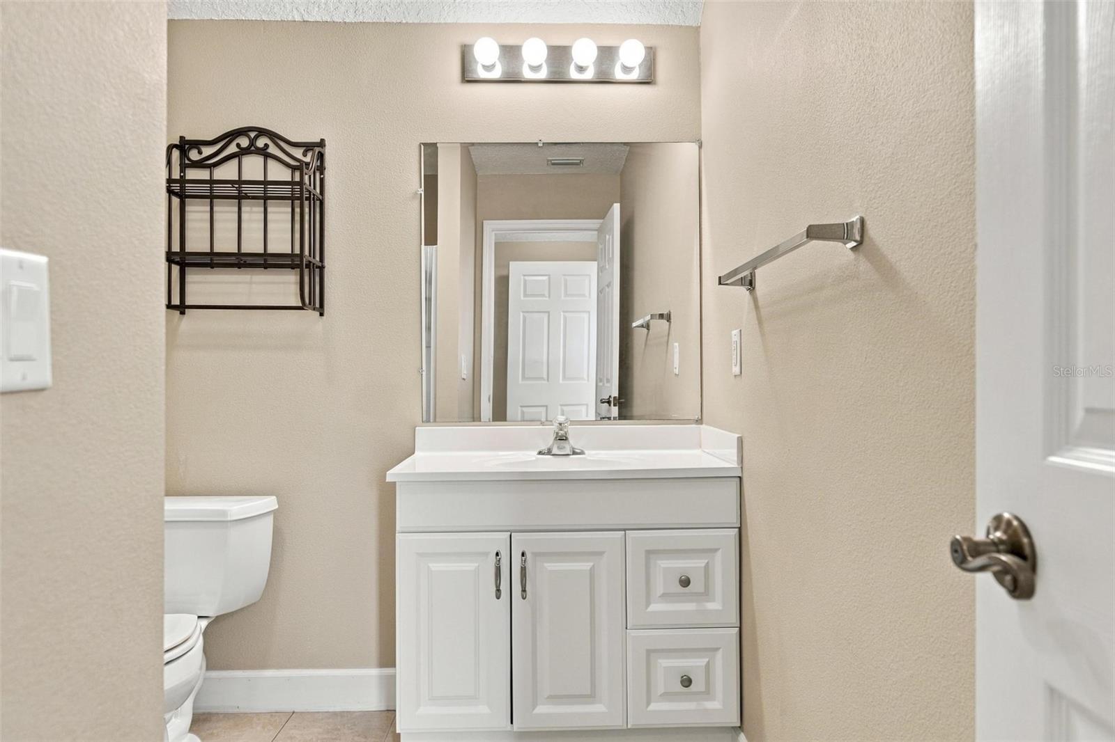 UPSTAIRS ENSUITE