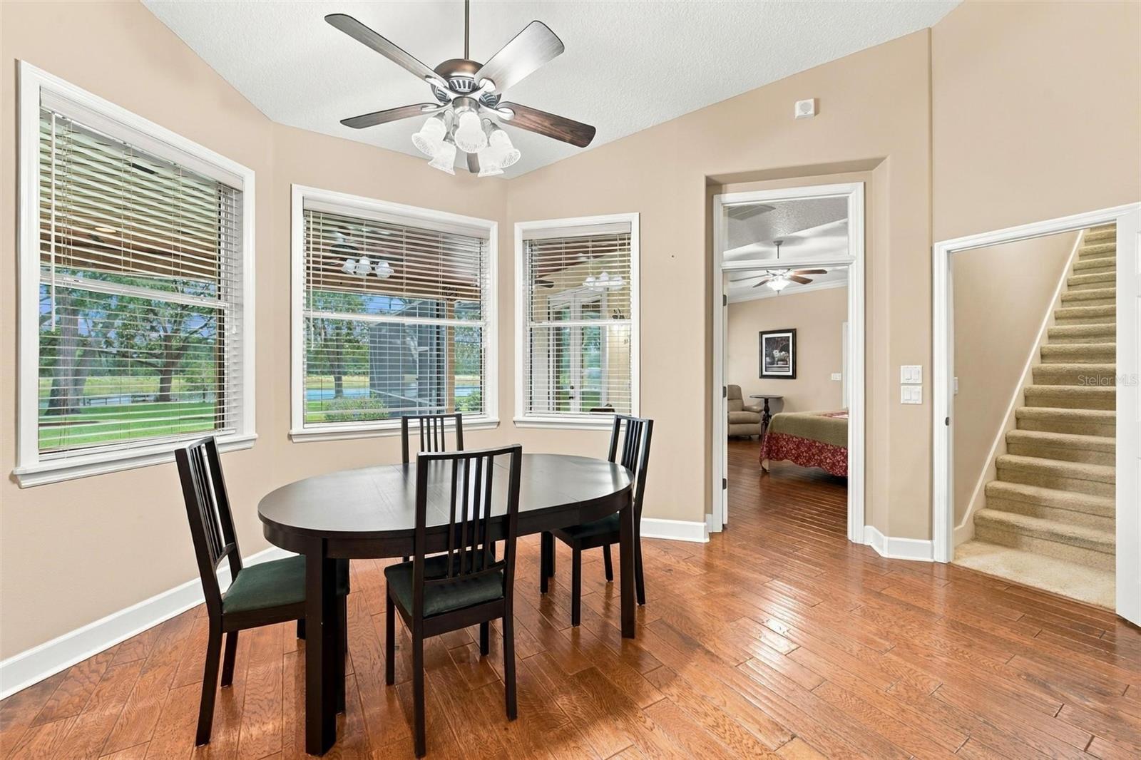 BREAKFAST NOOK WITH LARGE BAY WINDOWS