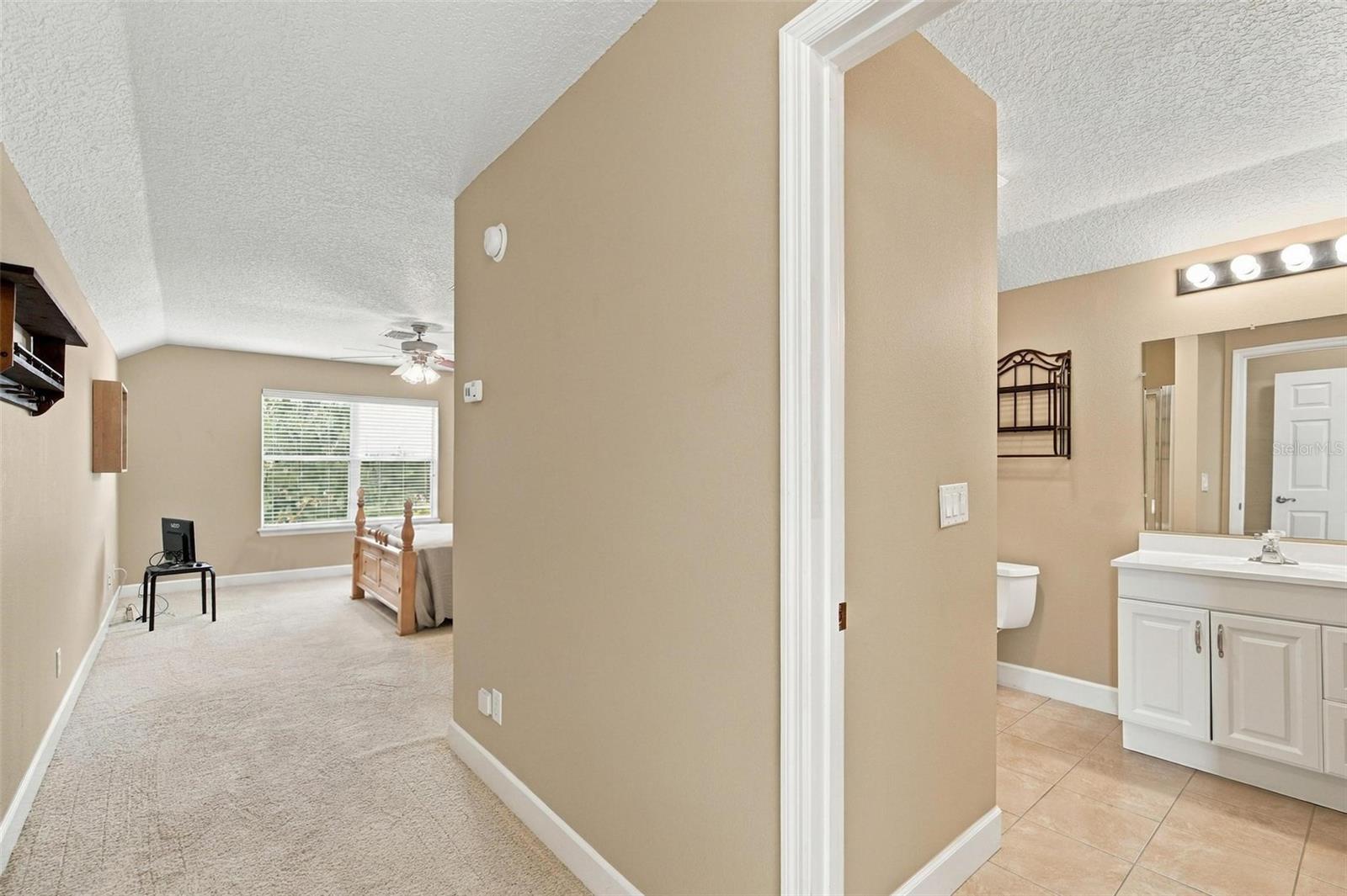 UPSTAIRS PRIMARY SUITE
