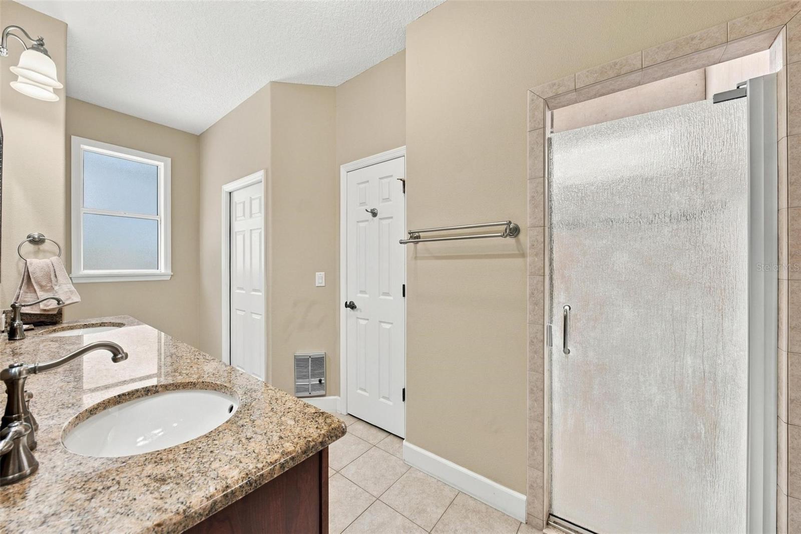 PRIMARY SUITE ENSUITE