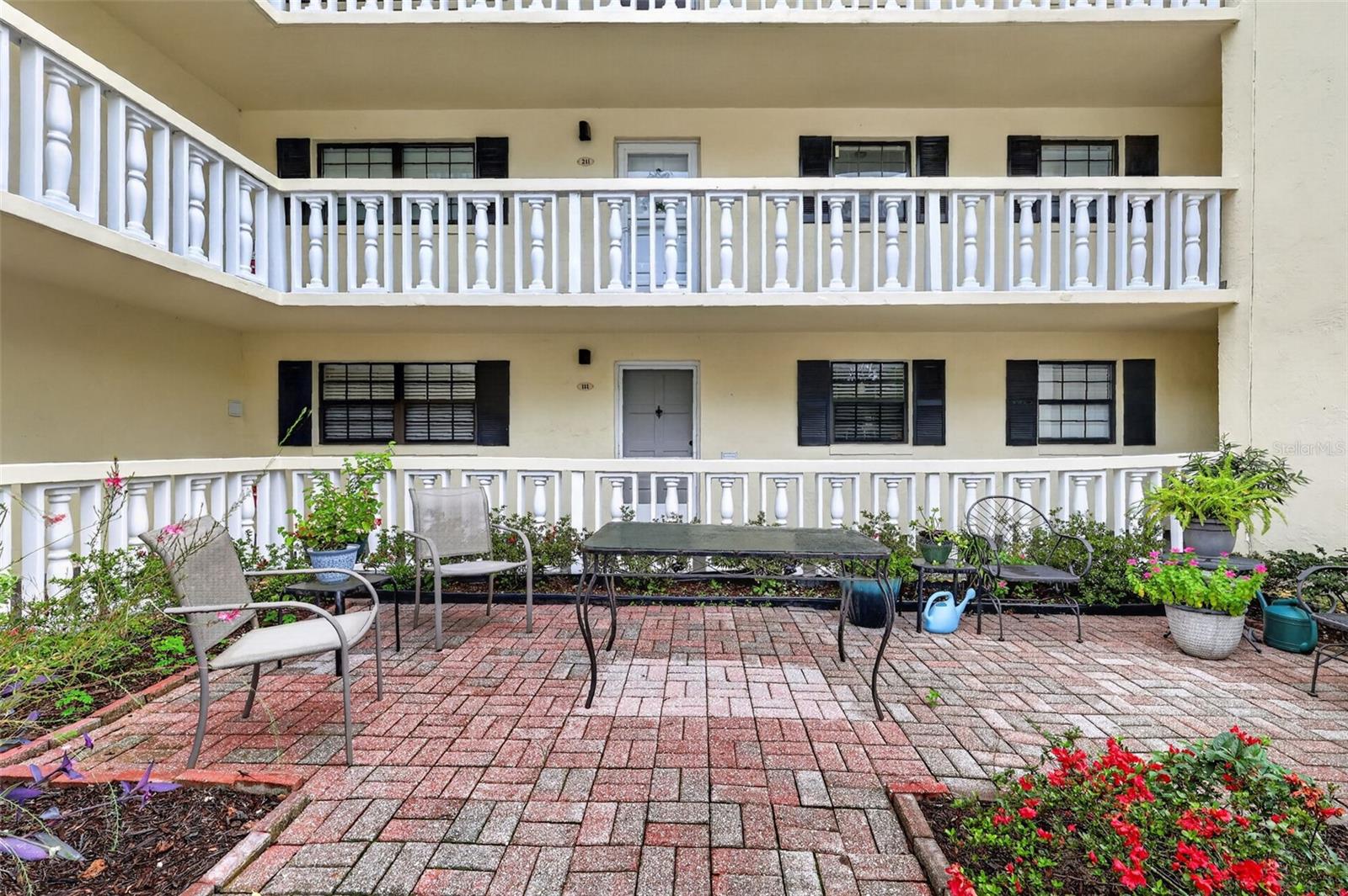 101 N GRANDVIEW STREET, #111, Mount Dora, FL 32757