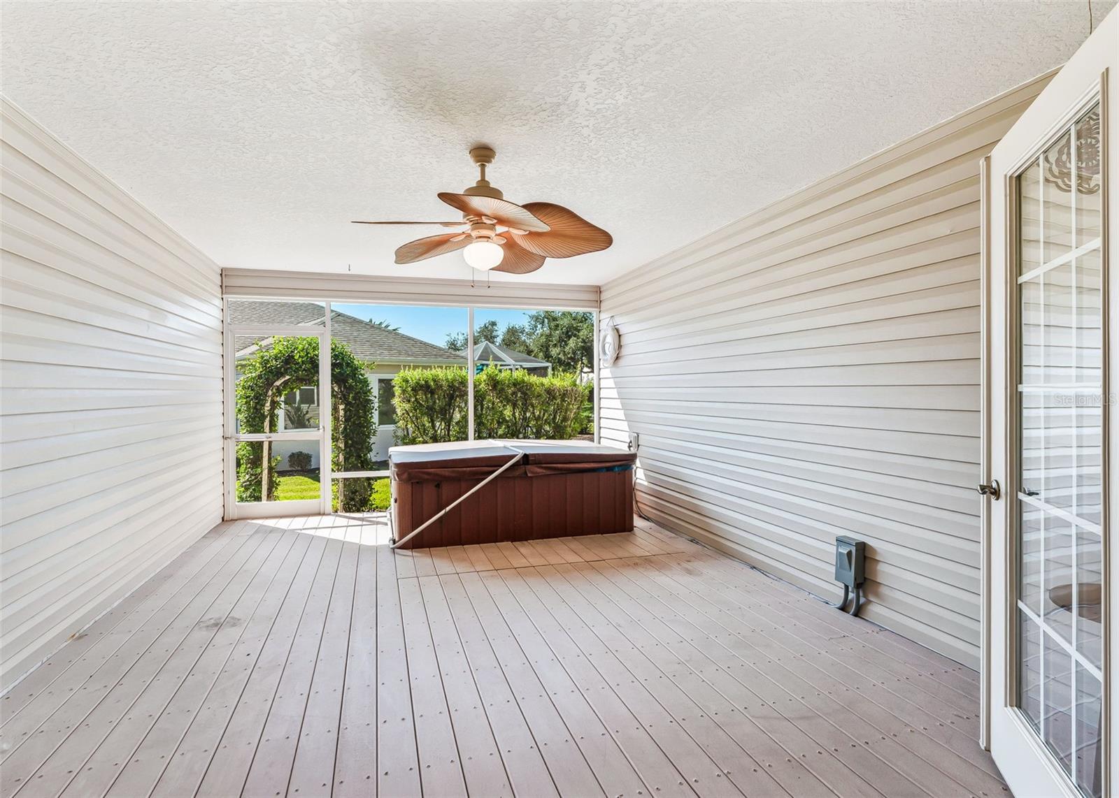 Screened-In Lanai