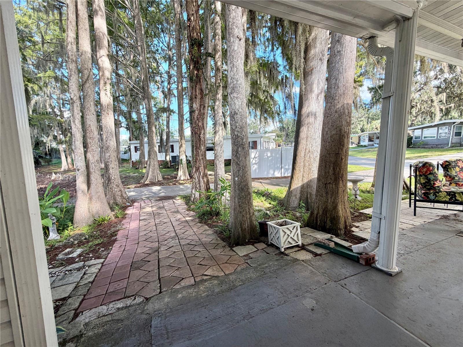 107 ROYAL PALM DRIVE, Leesburg, FL 34748